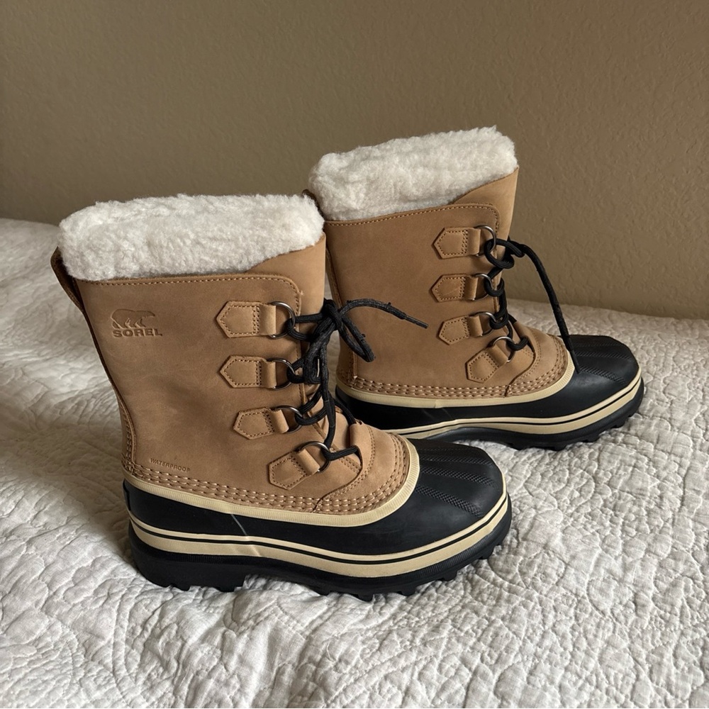 SOREL Caribou Women’s Waterproof Winter Boot Size 8 Buff Color